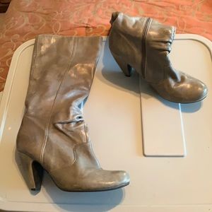 Tsubo light gray leather boots